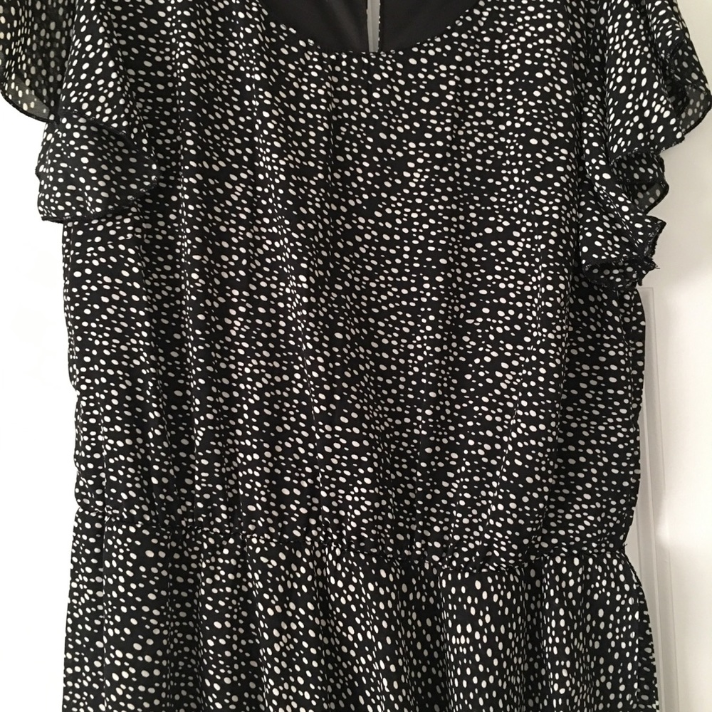 Signature CollectionHi Lo Flounce DressSize L (14-16)Black Cream Dot
